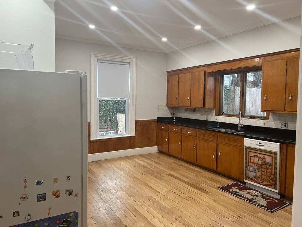 11 Hill St Unit 1, Watertown, MA 02472 Apartment for Rent in