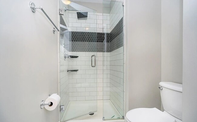 Building Photo - 355 E Ohio St