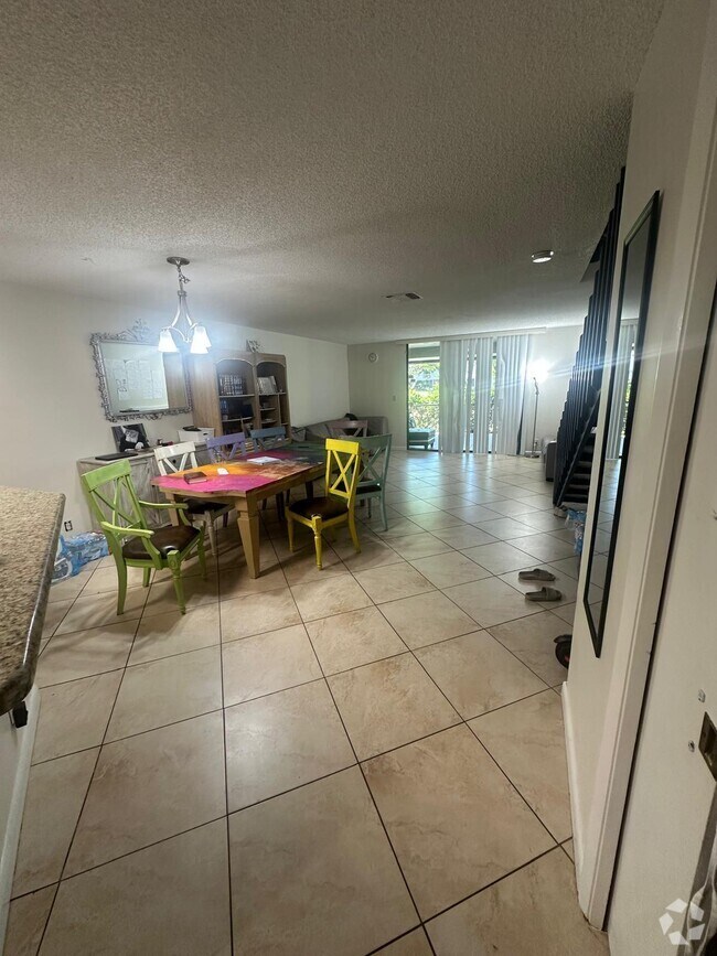 Building Photo - 7690 Lago Del Mar Dr