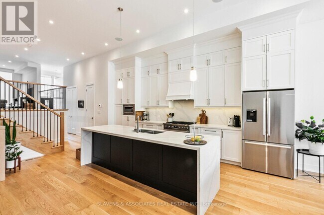 Photo du bâtiment - 1040 Enola Ave