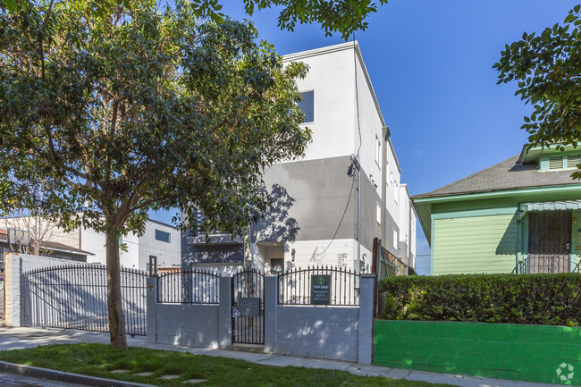 Building Photo - New Const 4Plex - No Rent Control - Echo Park