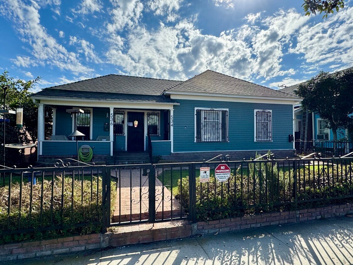 Foto principal - 534 E 19th St