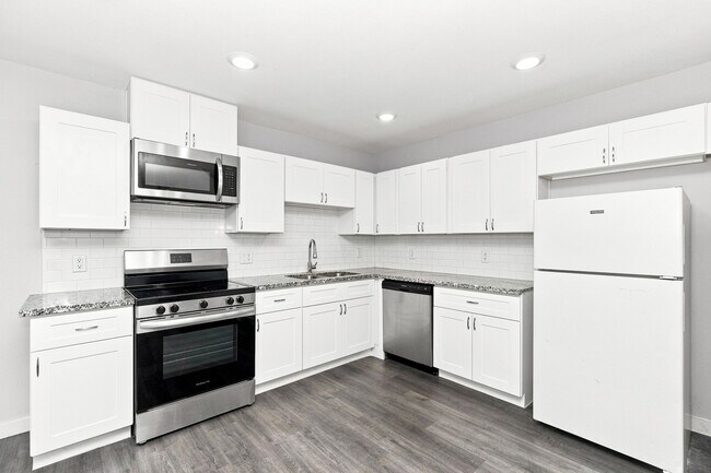 Building Photo - 8216 Richland Dr