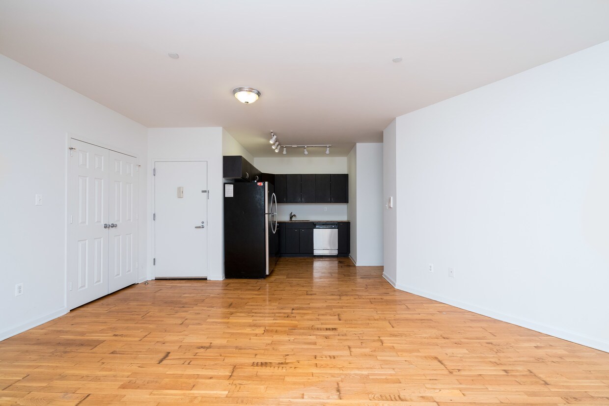 Primary Photo - 715 Flushing Ave
