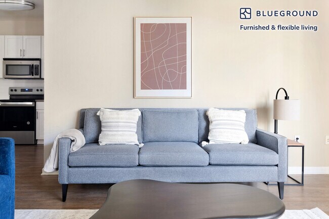 Foto del edificio - 5684 Bay St