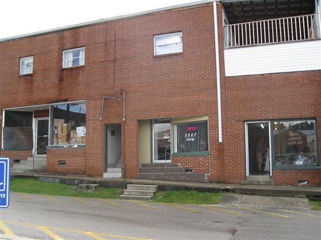 Building Photo - 165 Black St