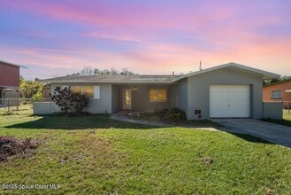 Building Photo - 2425 Heritage Dr