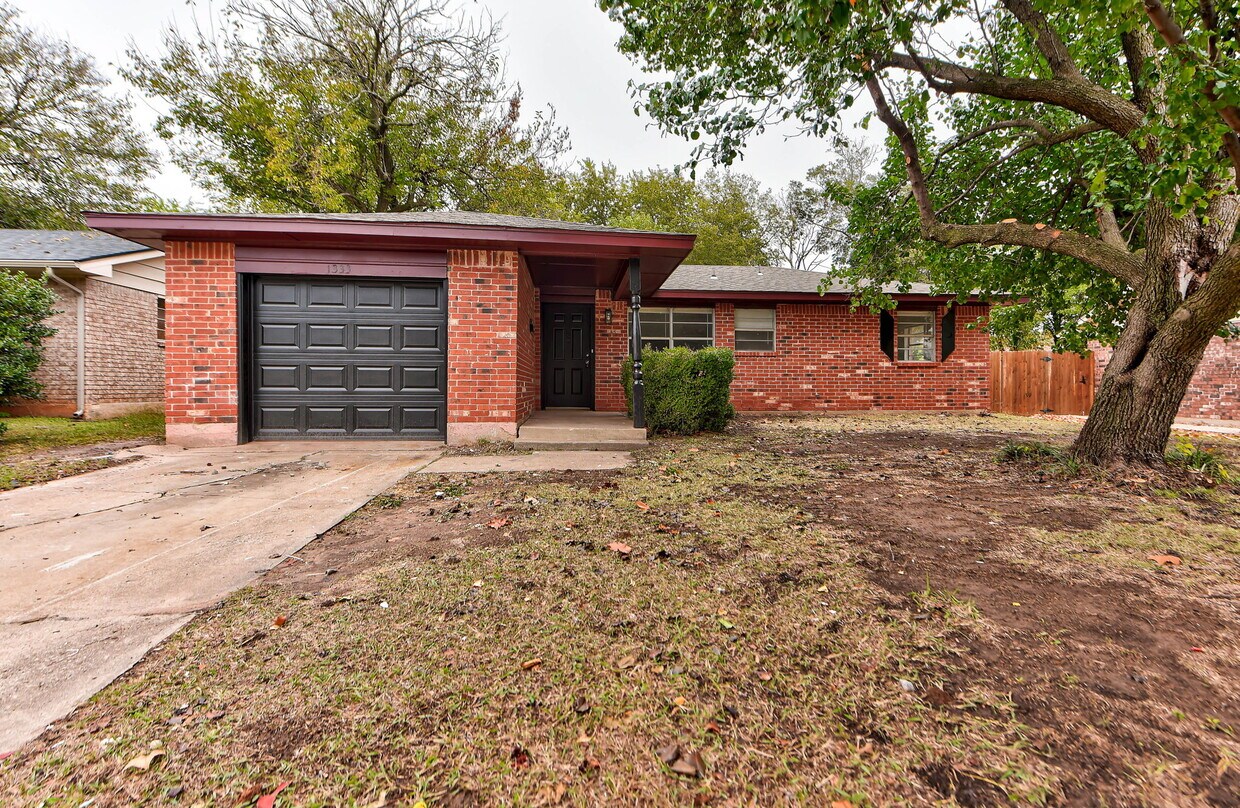 Primary Photo - 1333 E Brooks St