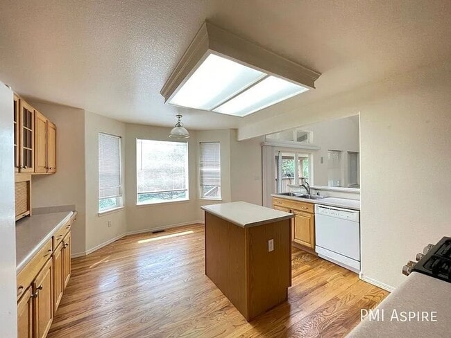Building Photo - Spacious 3-Bedroom Retreat with Cozy Fireplace and Office on Indian Paintbrush Lane, Longmont!