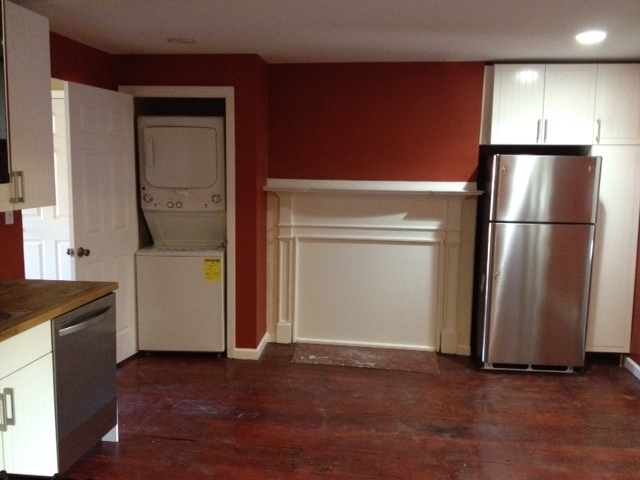 Kitchen (w/stackable Washer/Dryer) - 83 Ann St