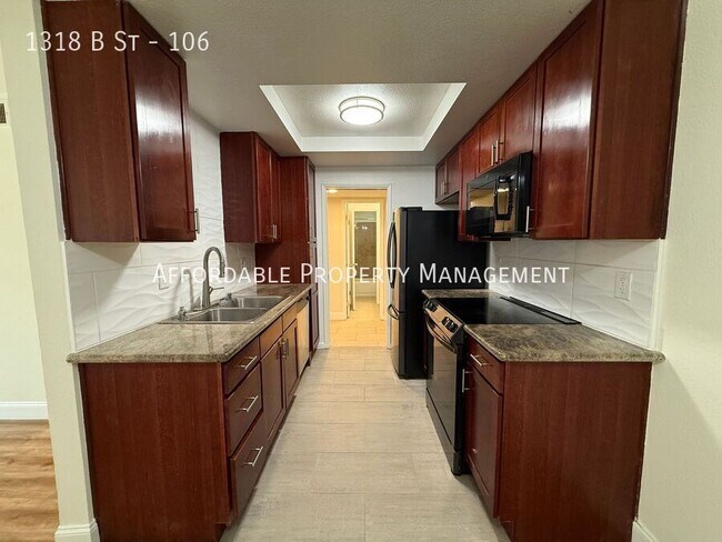 Foto del edificio - 1318 B St