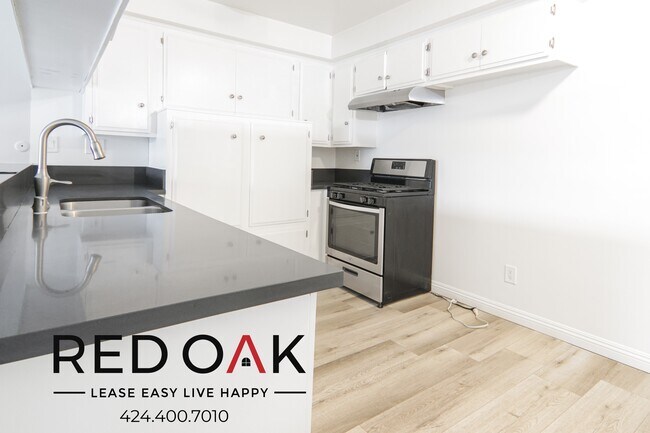Foto del edificio - Sun-Drenched Two Bedroom with Stainless St...
