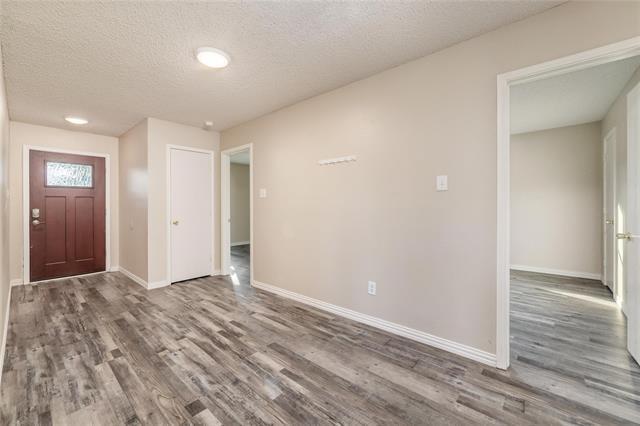 Building Photo - 100 Scarlet View