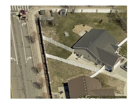Building Photo - 6672 W Valley Oak Dr