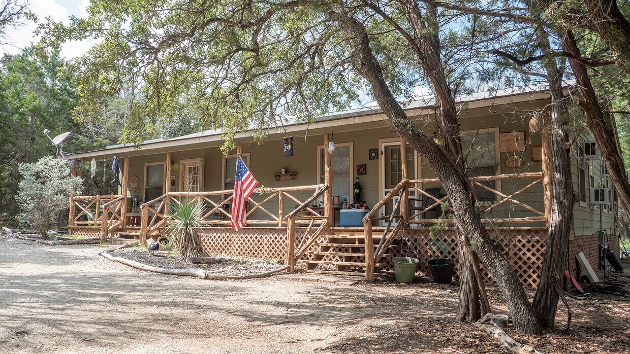 Primary Photo - 123 Walnut Grove Rd