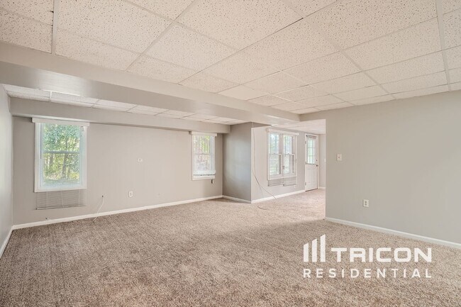 Foto del edificio - 7067 Brook Side Landing