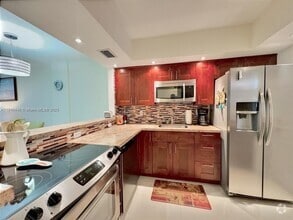 Building Photo - 1333 E Hallandale Beach Blvd