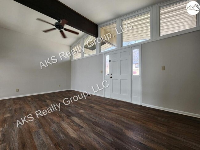 Foto del edificio - 1613 Stonewall Dr