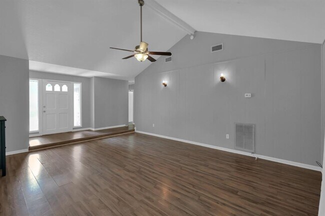 Foto del edificio - 156 Greenleaf Ln