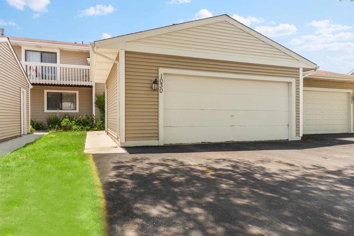 1030 Stockton Ct, Vernon Hills, IL 60061 Townhome Rentals in Vernon