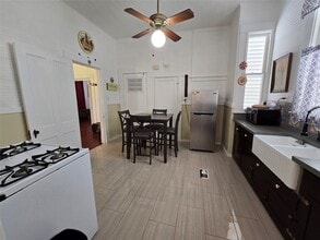 Building Photo - 916 Avenue H