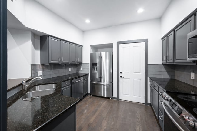 Building Photo - 700 Harpeth Trace Dr