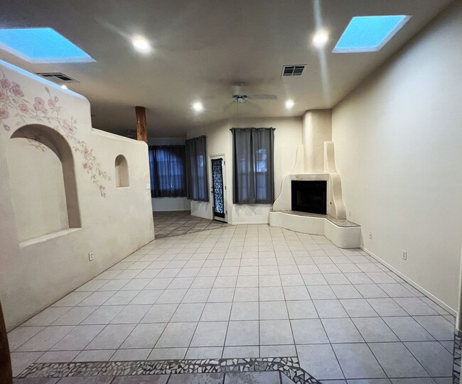 Foto del edificio - Beautiful 3 Bed 2 Bathroom home with Large...