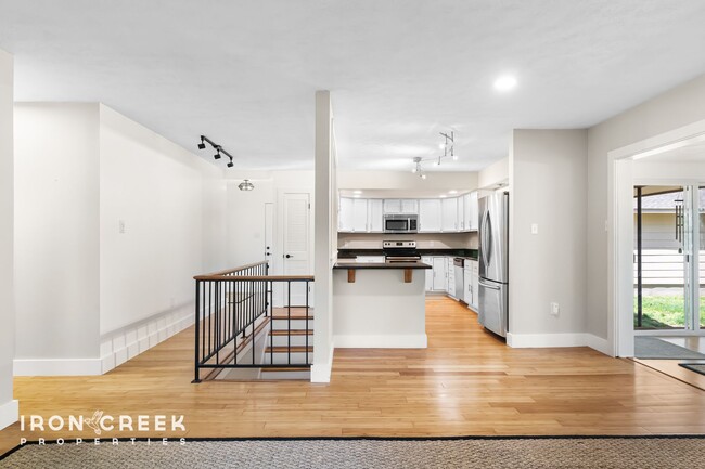 Building Photo - Beautifully Renovated 3BD/3BA Home in Arde...