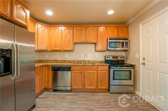 Foto del edificio - 2145 Bolton Dr NW