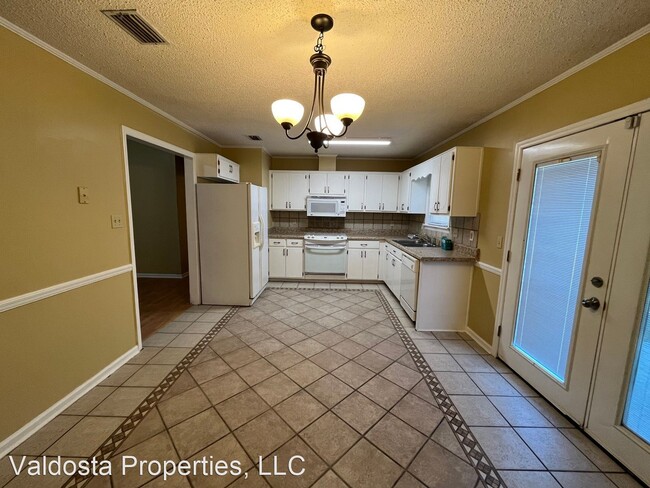 Foto del edificio - 3 br, 2 bath House - 4012 Sandy Run