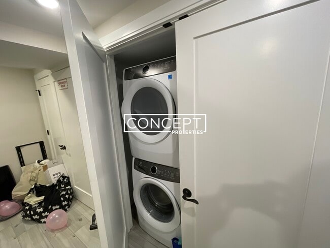 Foto del edificio - 79A Linden St. Unit 1B