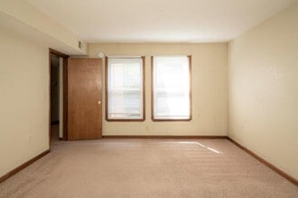 Building Photo - 427 Harper Ave