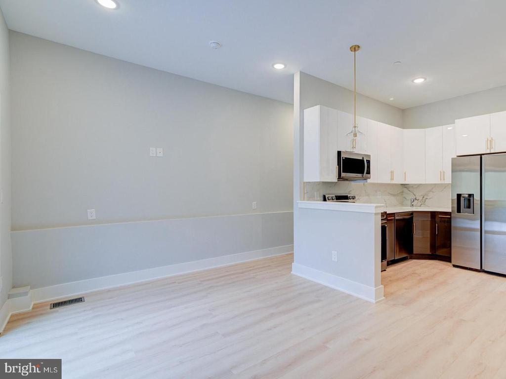 Foto principal - 2421 Frankford Ave