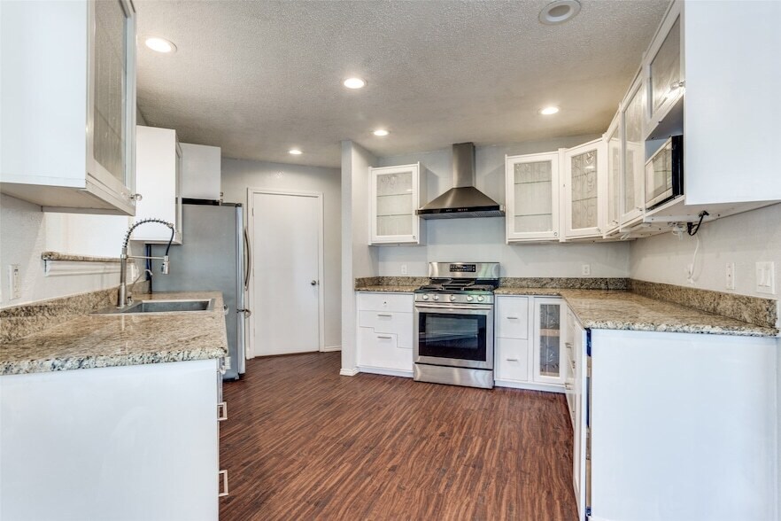 Foto principal - 706 Deep Well Dr