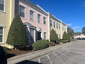 Building Photo - 4590B Girvan Dr