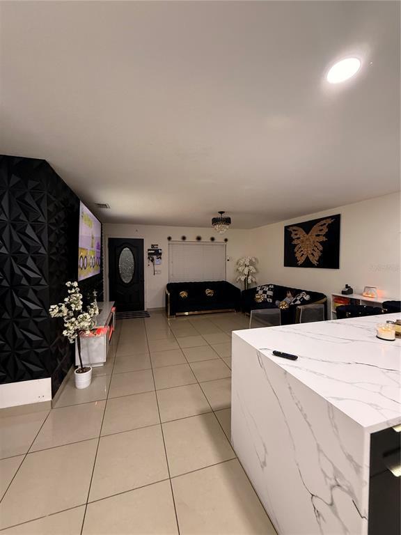 Foto del edificio - 1305 E Louise Ave