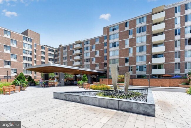 Foto del edificio - 2939 Van Ness St NW