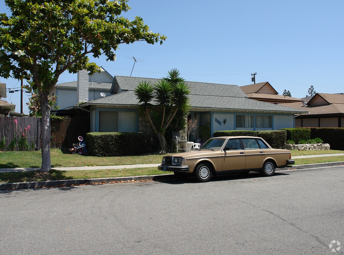 Building Photo - 7621 Amazon Dr