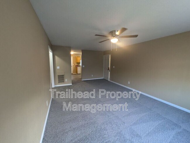 Foto del edificio - 215 S Hudson St