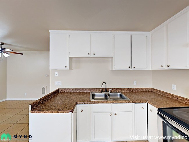 Building Photo - 2 br, 1 bath House - 4966 Auburn Dr Apt 2 2