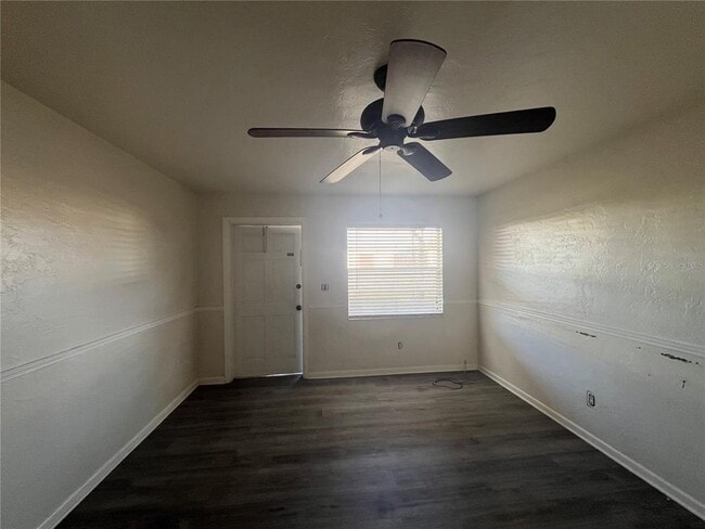 Foto del edificio - 1068 Orienta Ave