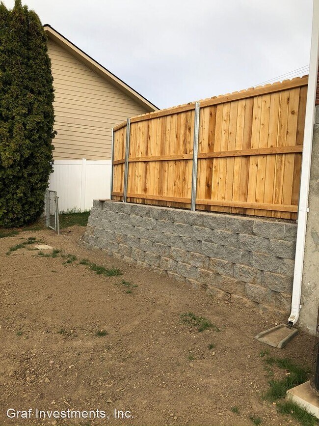 Building Photo - 3 br, 2 bath House - 9308 Tieton Drive