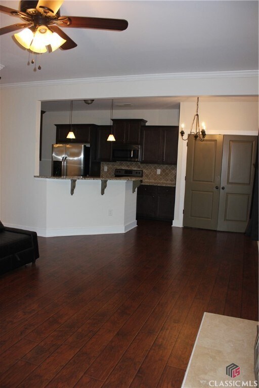 Building Photo - 305 Wilde Oak Pl
