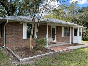 Building Photo - 4915 Cliff Rd