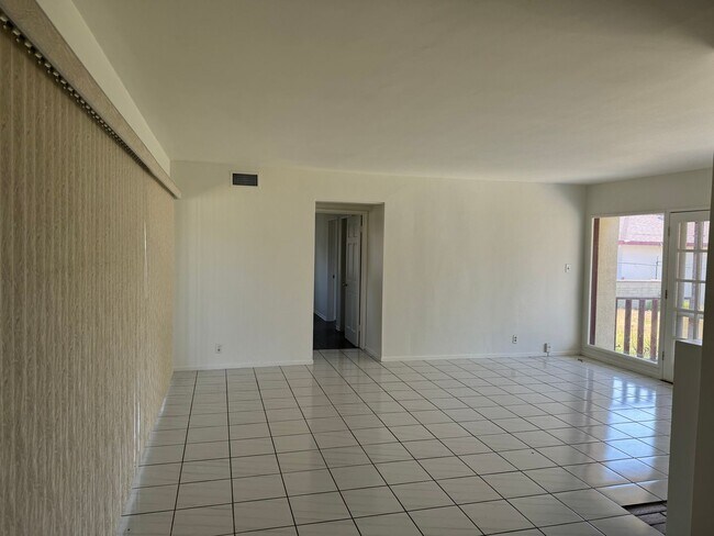 Foto del edificio - Alhambra 3 bedrooms, 2 baths single house