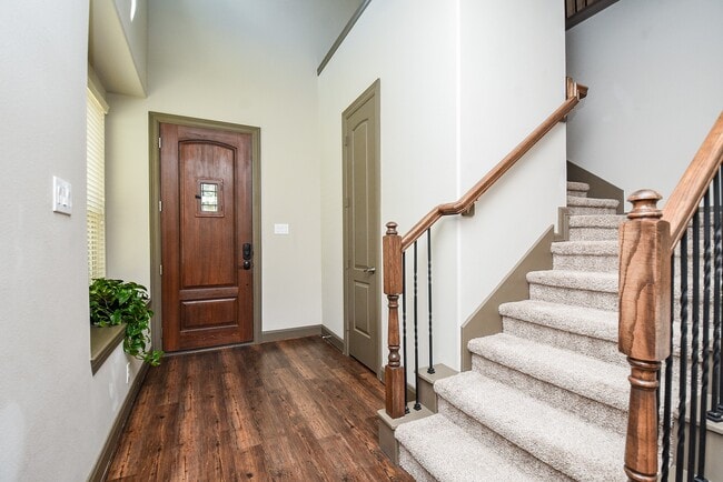 Building Photo - 78 Aventura Pl