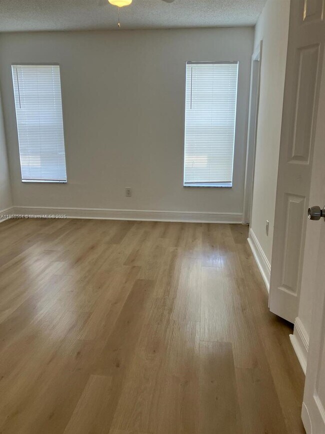 Foto del edificio - 2800 NW 56th Ave