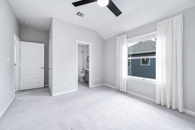 Foto del edificio - 2022 Groveland Glen Dr