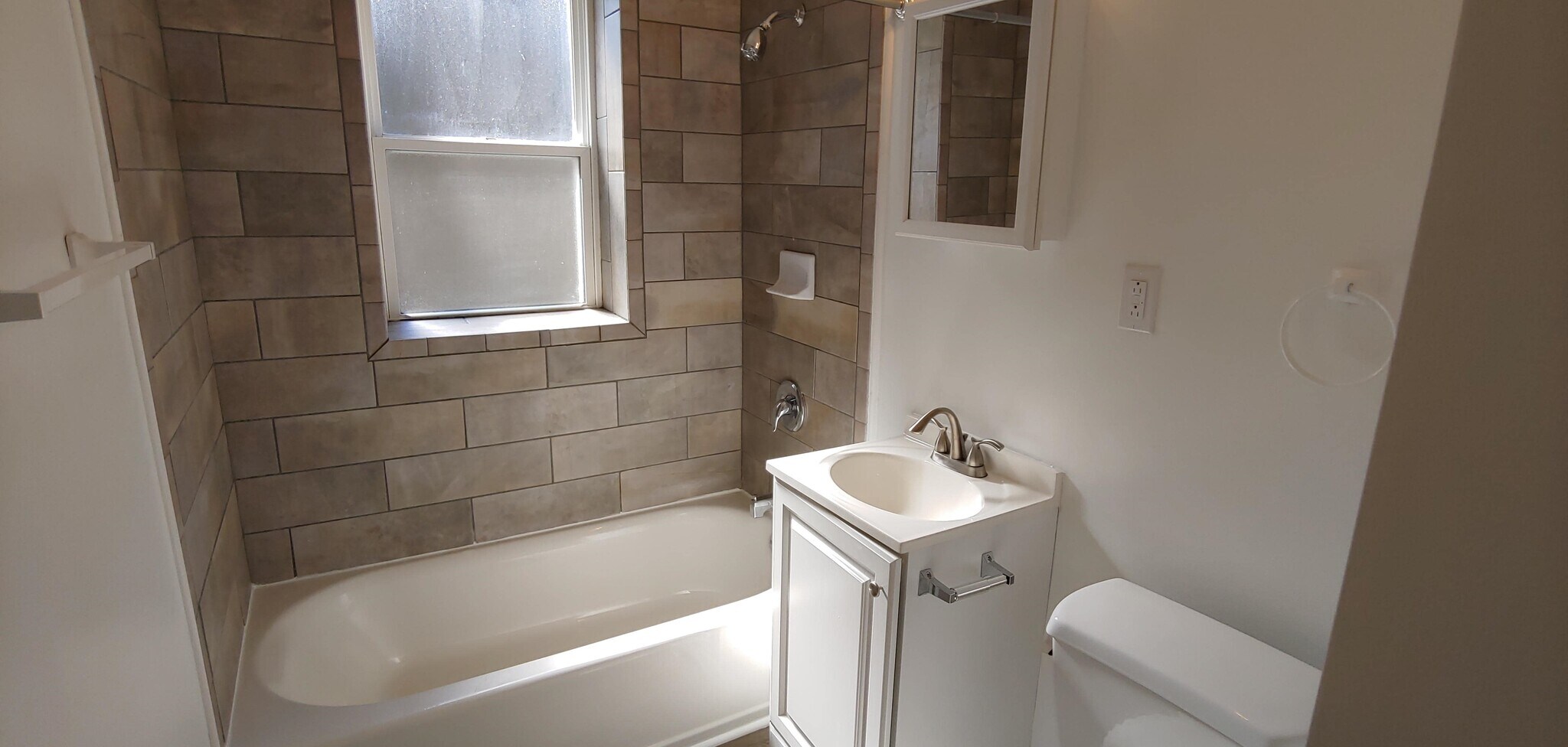 West Shore Manor – photo 2