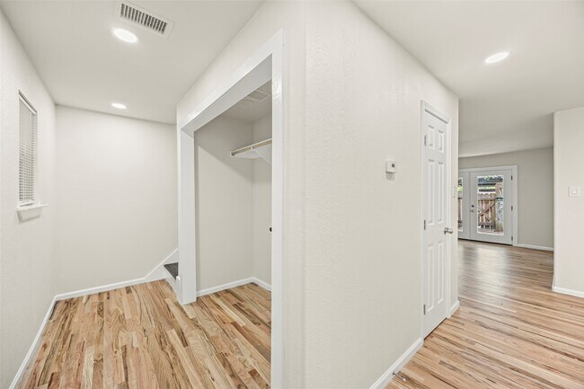 Foto del edificio - 1831 Country Village Blvd